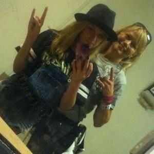 Meet your Posher, Lastene